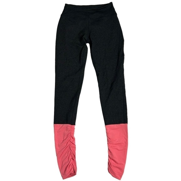 Beyond Yoga Gray And Pink Colorblock Ruched Leggings - Picture 1 of 12